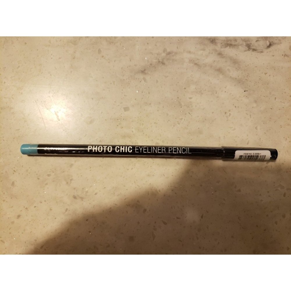 City Color Photo Chic Eyeliner Pencil Highly Pigmented In Bermuda With Soft Lead